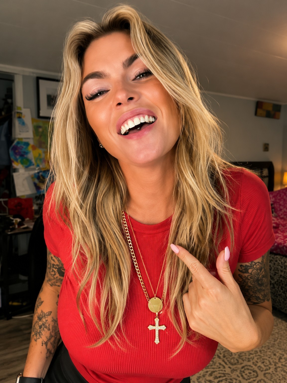 Mama of Twinss, blonde lifestyle creator